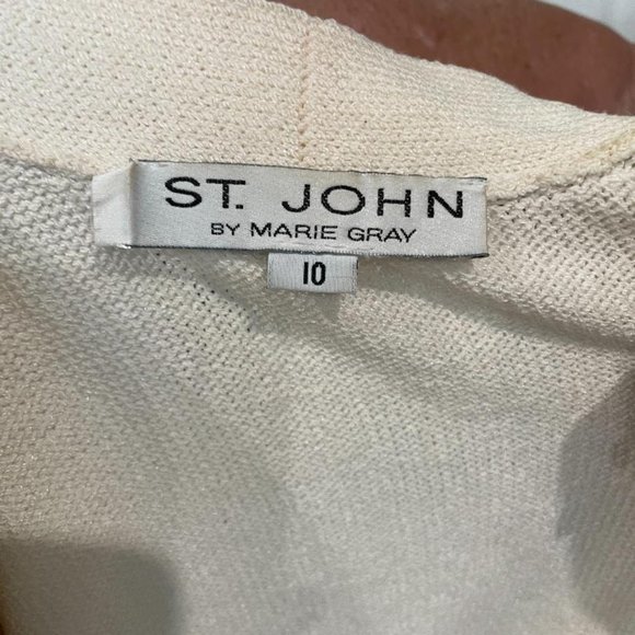 St John Santana Knit Pantsuit. Excellent . Size 10. Gold beaded trim. REDUCED! - Picture 2 of 5